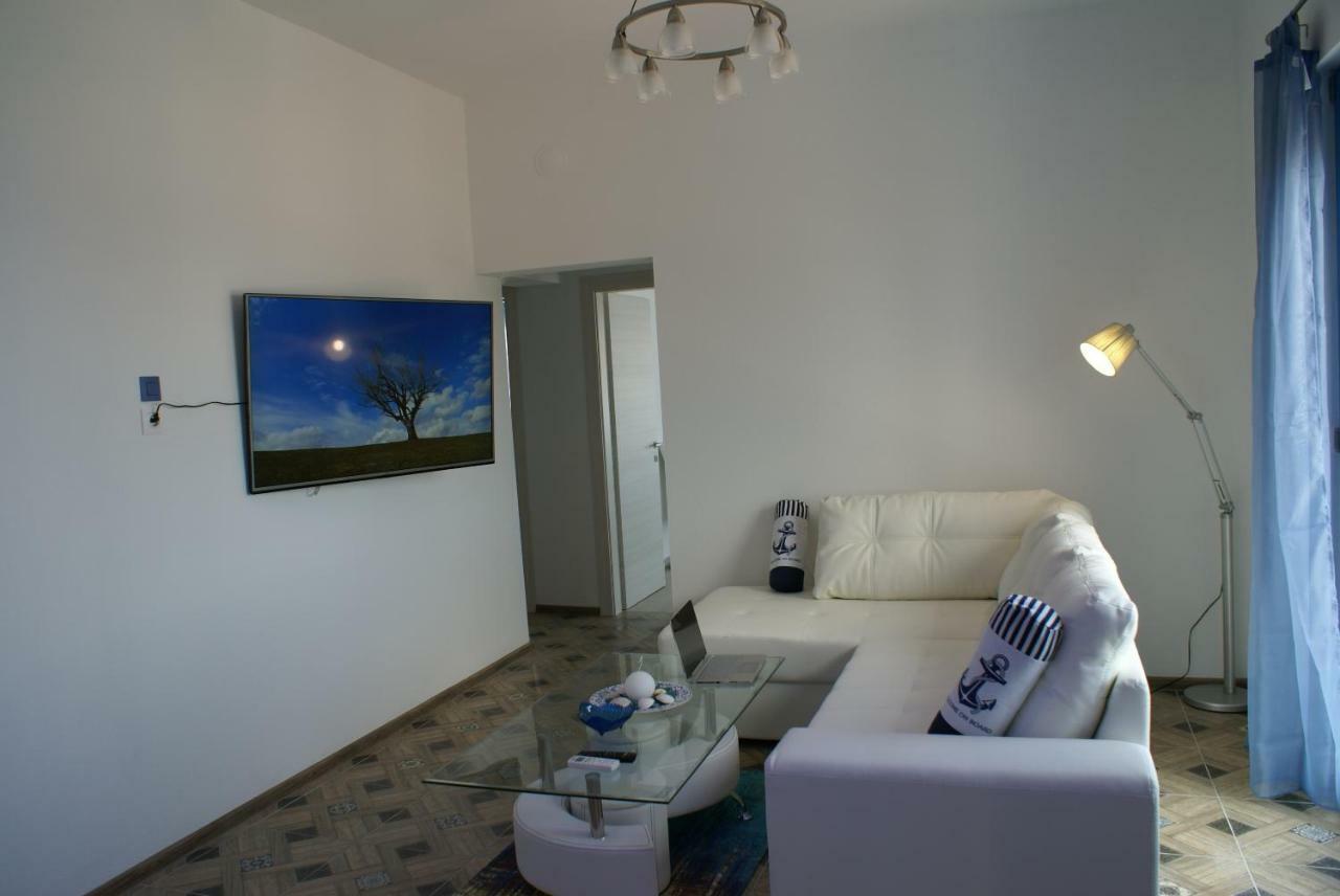 Island Apartment Kavála Exterior photo